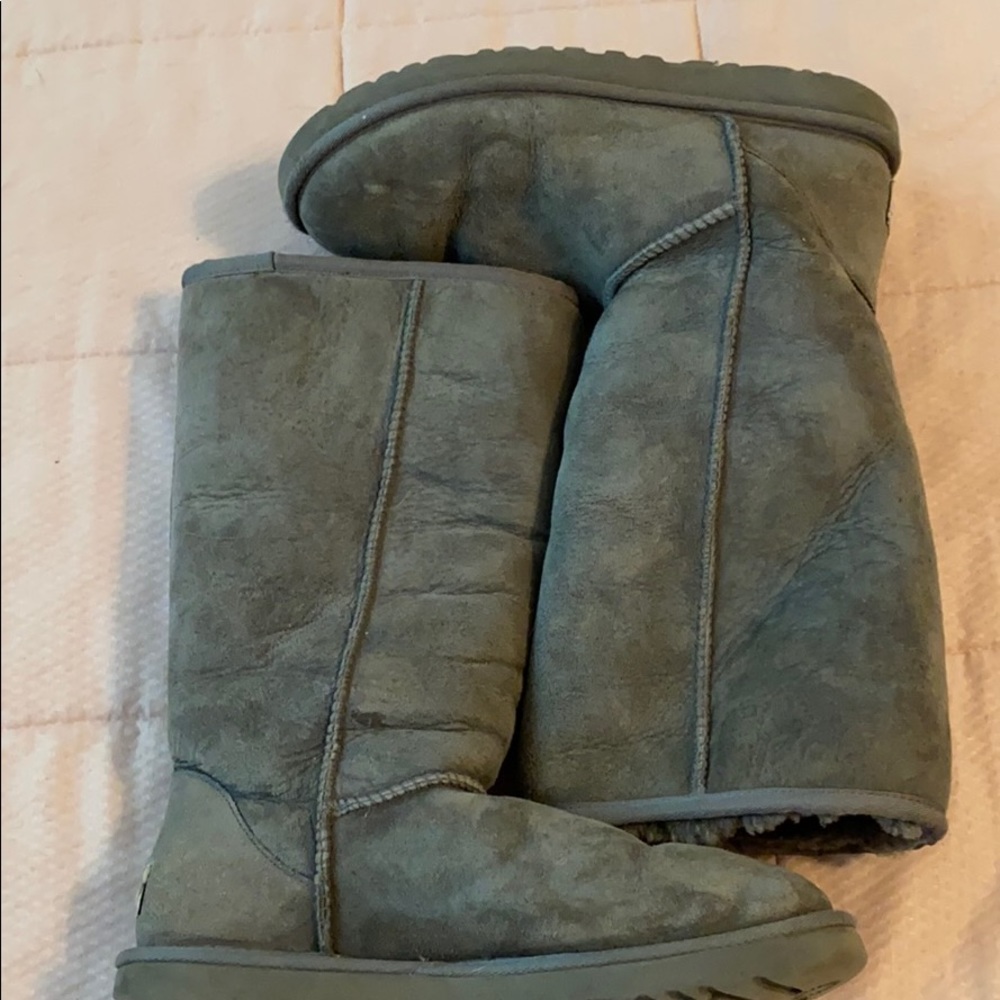 Boots - Picture 2 of 5